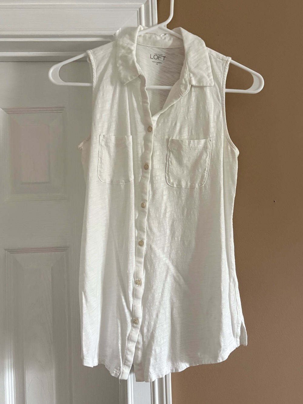 LOFT White Sleeveless Button-Up Shirt